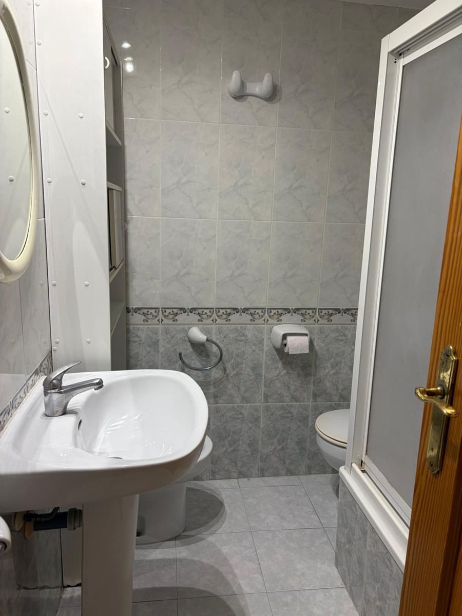 3 bedroom Flat for sale in Oliva - € 160,000 (Ref: 9839461)