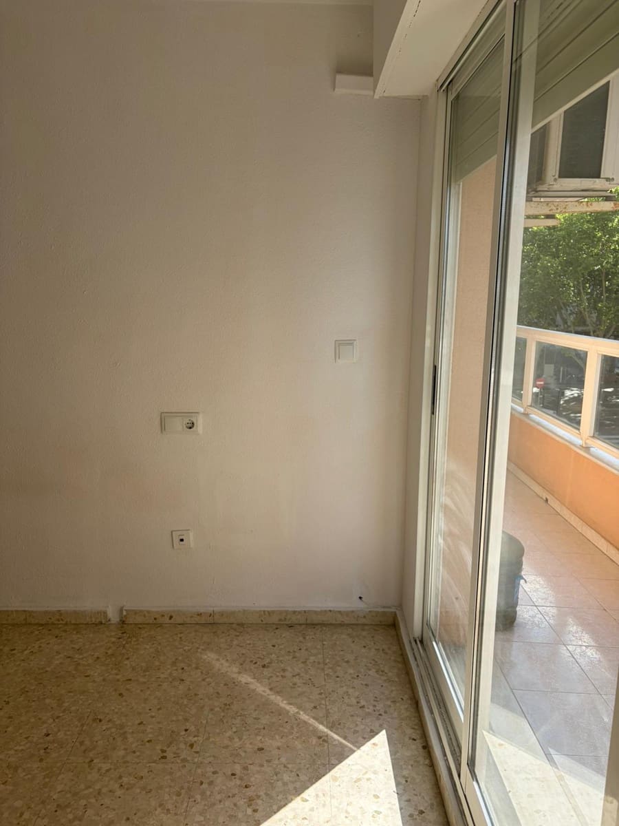 3 bedroom Flat for sale in Oliva - € 160,000 (Ref: 9839461)