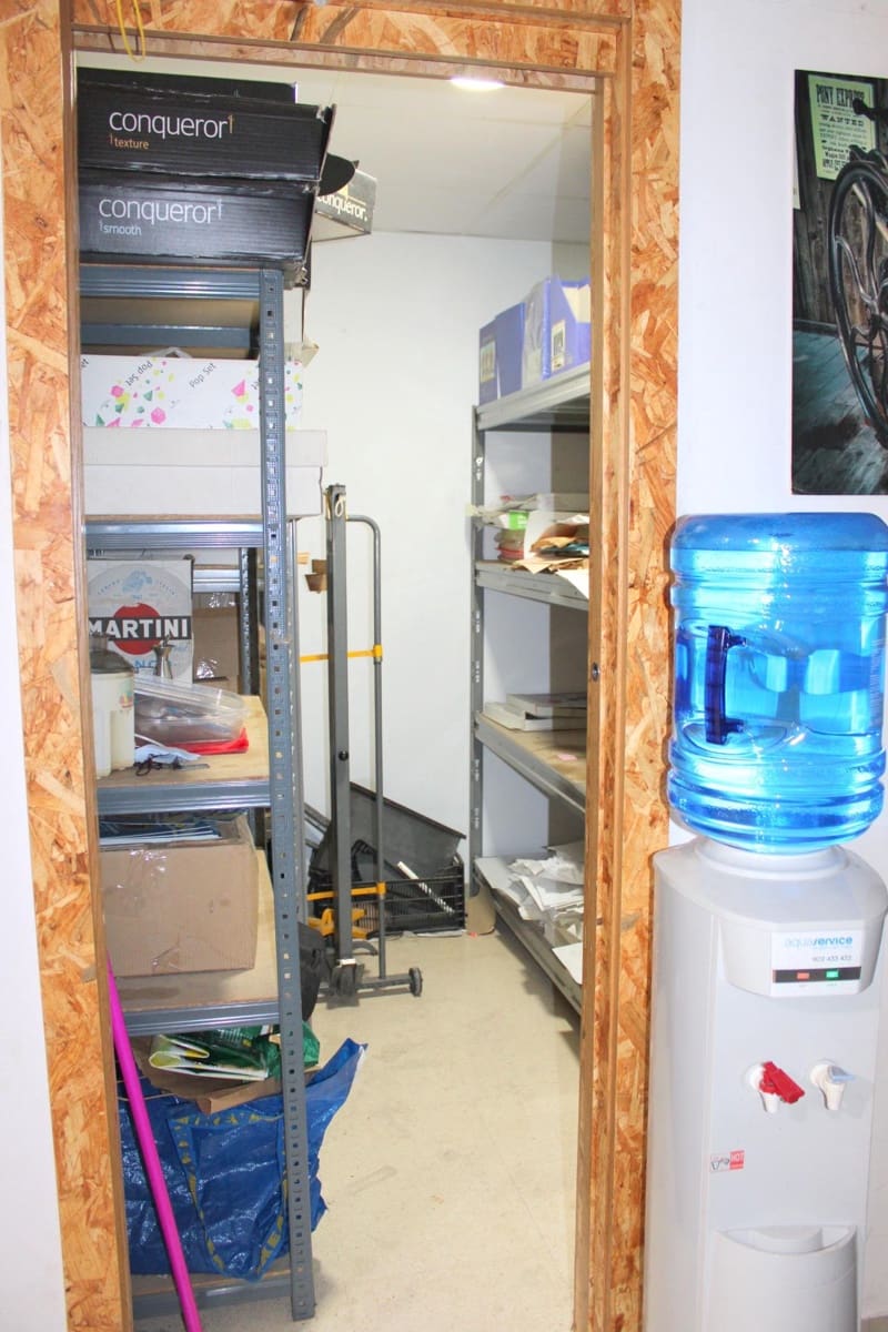 Commercial for sale in Oliva - € 230,000 (Ref: 9876581)