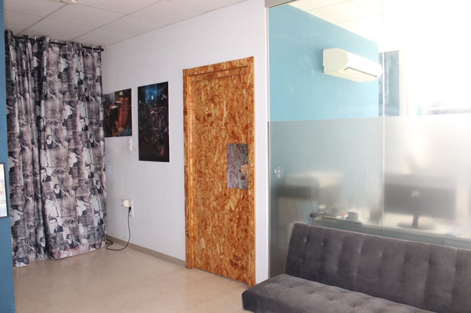 Commercial for sale in Oliva - € 230,000 (Ref: 9876581)