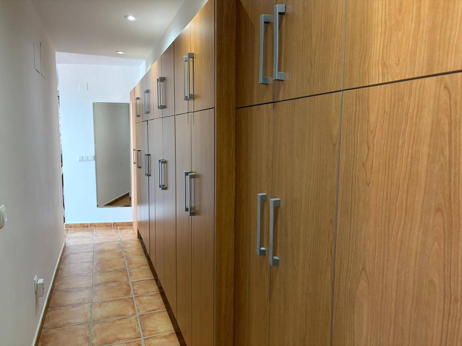 2 makuuhuone Ranta-asunto vuokrattavana paikassa Oliva - 1 500 € (Ref: 9878998)