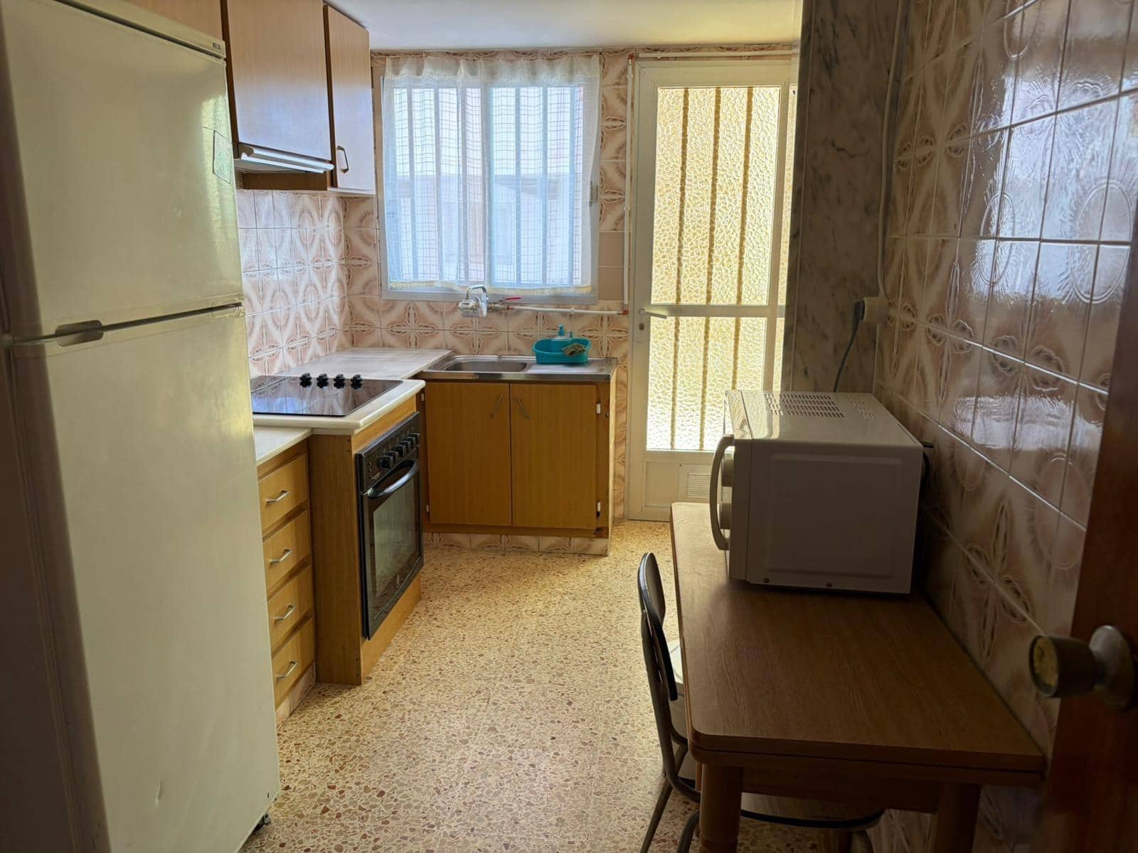 3 slaapkamer Appartement te huur in Oliva - € 1.500 (Ref: 9878999)