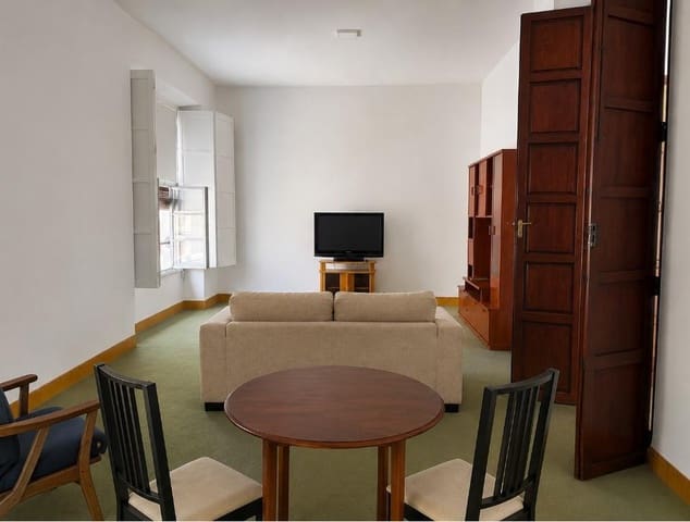 4 makuuhuone Asunto vuokrattavana paikassa Oliva - 750 € (Ref: 9884951)