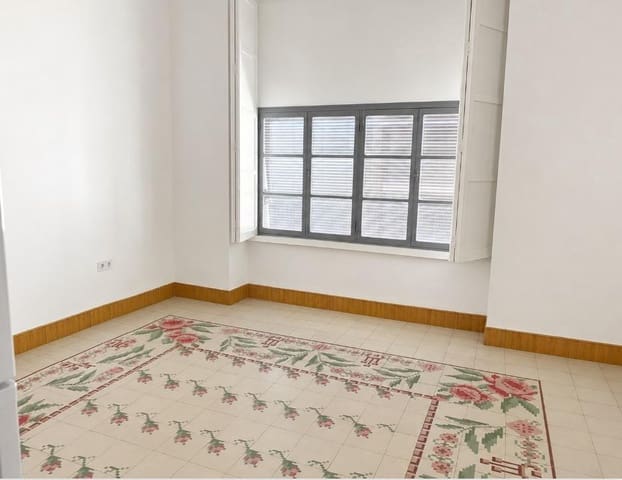 4 makuuhuone Asunto vuokrattavana paikassa Oliva - 750 € (Ref: 9884951)