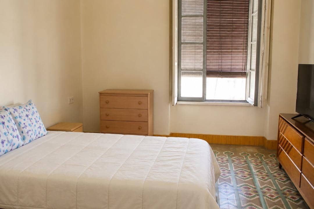 4 makuuhuone Asunto vuokrattavana paikassa Oliva - 750 € (Ref: 9884951)