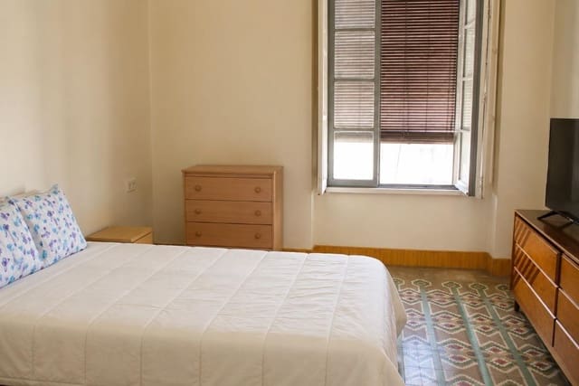 4 makuuhuone Asunto vuokrattavana paikassa Oliva - 750 € (Ref: 9884951)