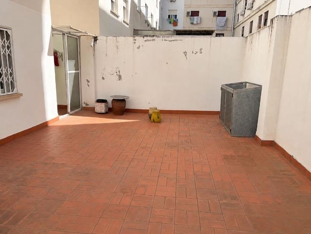 3 soveværelse Lejlighed til leje i Oliva med garage - € 900 (Ref: 9898965)