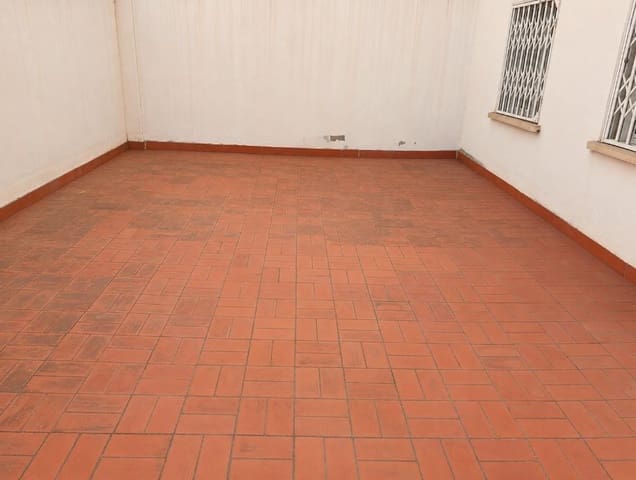 3 soveværelse Lejlighed til leje i Oliva med garage - € 900 (Ref: 9898965)