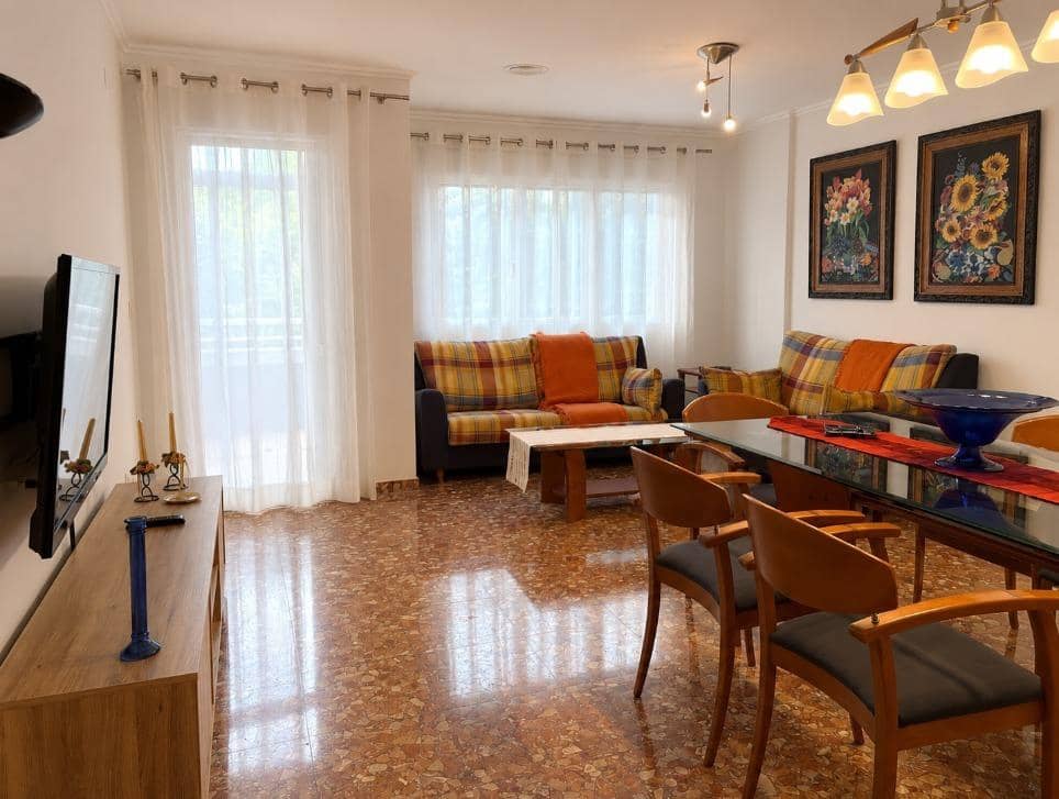3 bedroom Flat for rent in Oliva with garage - € 900 (Ref: 9898965)