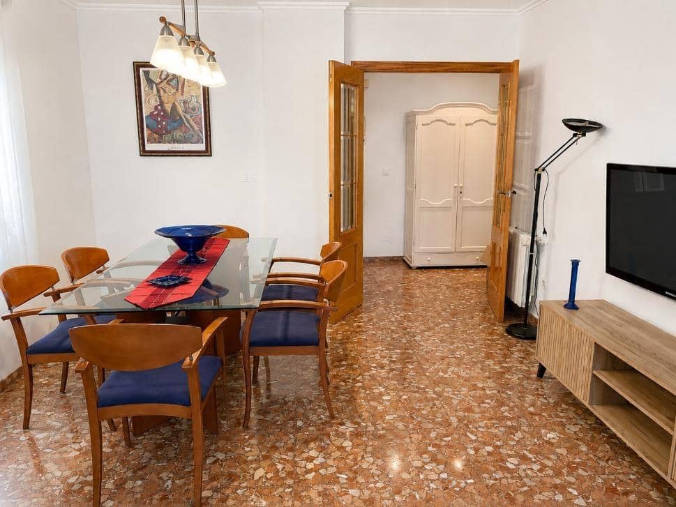 3 bedroom Flat for rent in Oliva with garage - € 900 (Ref: 9898965)