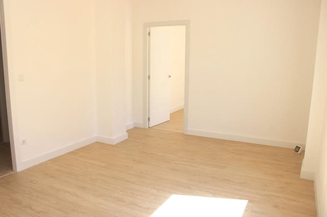 3 chambre Appartement à vendre à Oliva - 115 000 € (Ref: 9904147)
