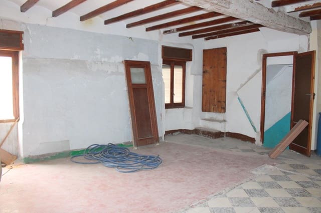 Byhus til salg i Oliva - € 135.000 (Ref: 9911196)
