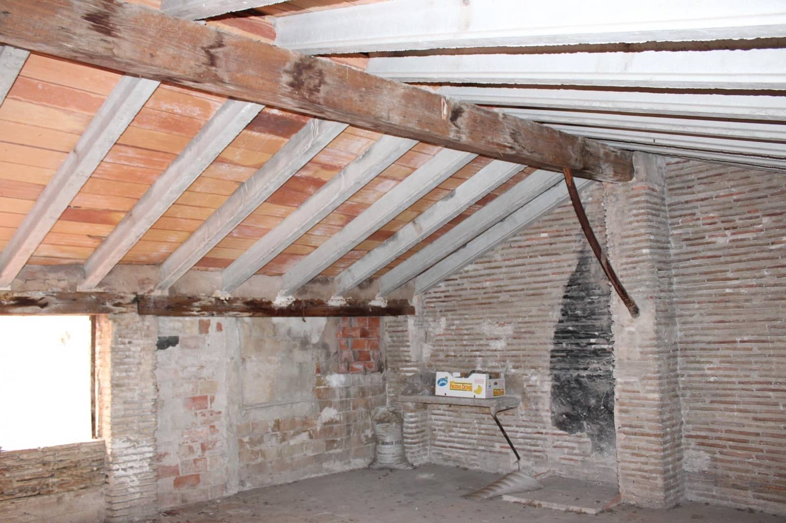 Townhouse for sale in Oliva - € 135,000 (Ref: 9911196)