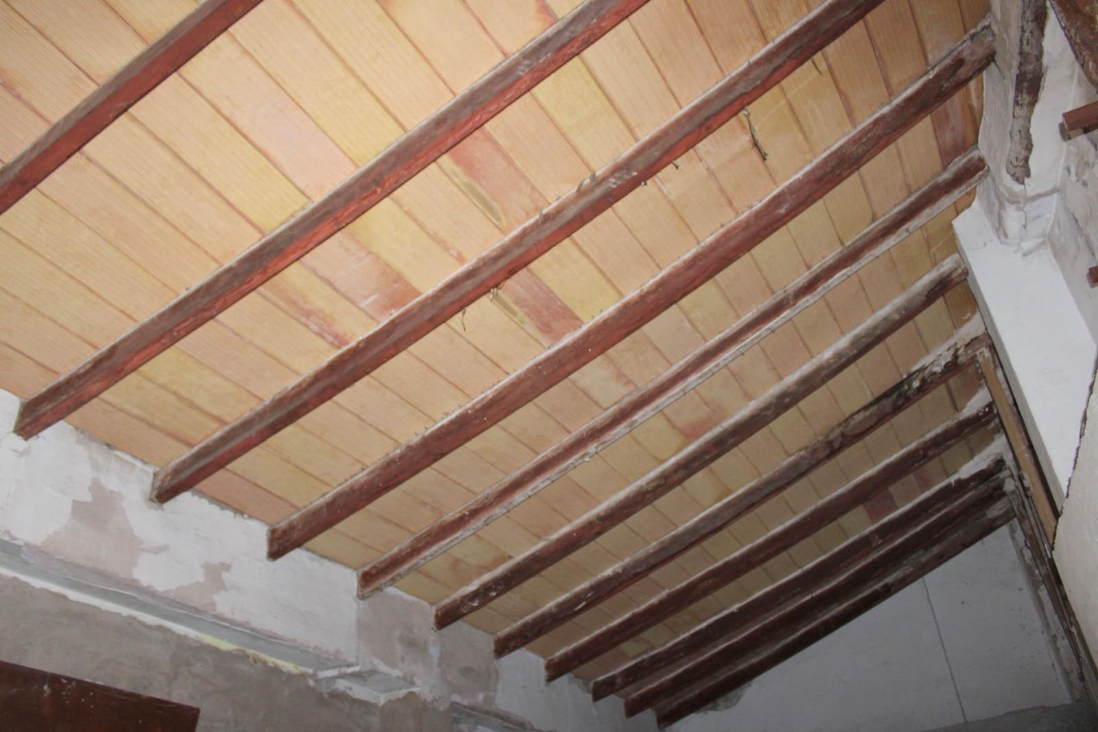 Townhouse for sale in Oliva - € 135,000 (Ref: 9911196)