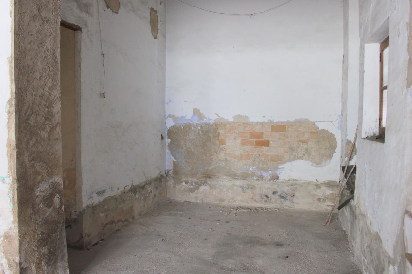 Townhouse for sale in Oliva - € 135,000 (Ref: 9911196)