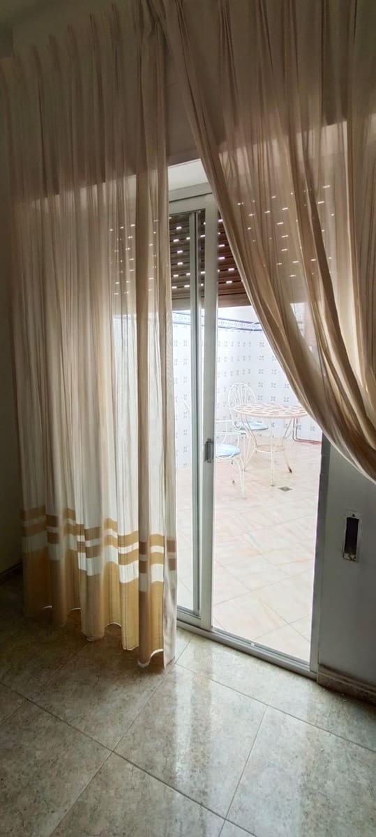 4 bedroom Townhouse for sale in Oliva with garage - € 262,000 (Ref: 9915998)
