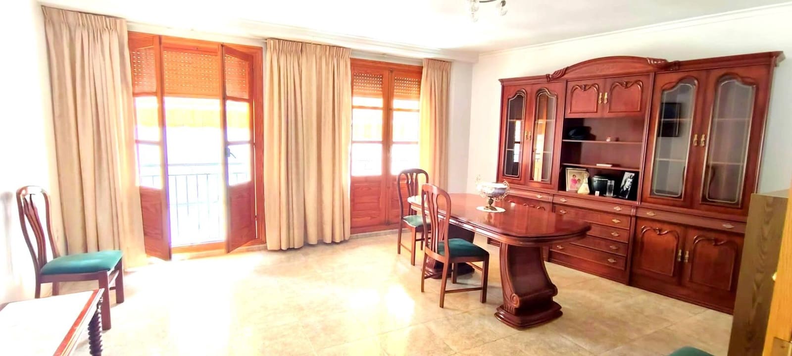 4 bedroom Townhouse for sale in Oliva with garage - € 262,000 (Ref: 9915998)