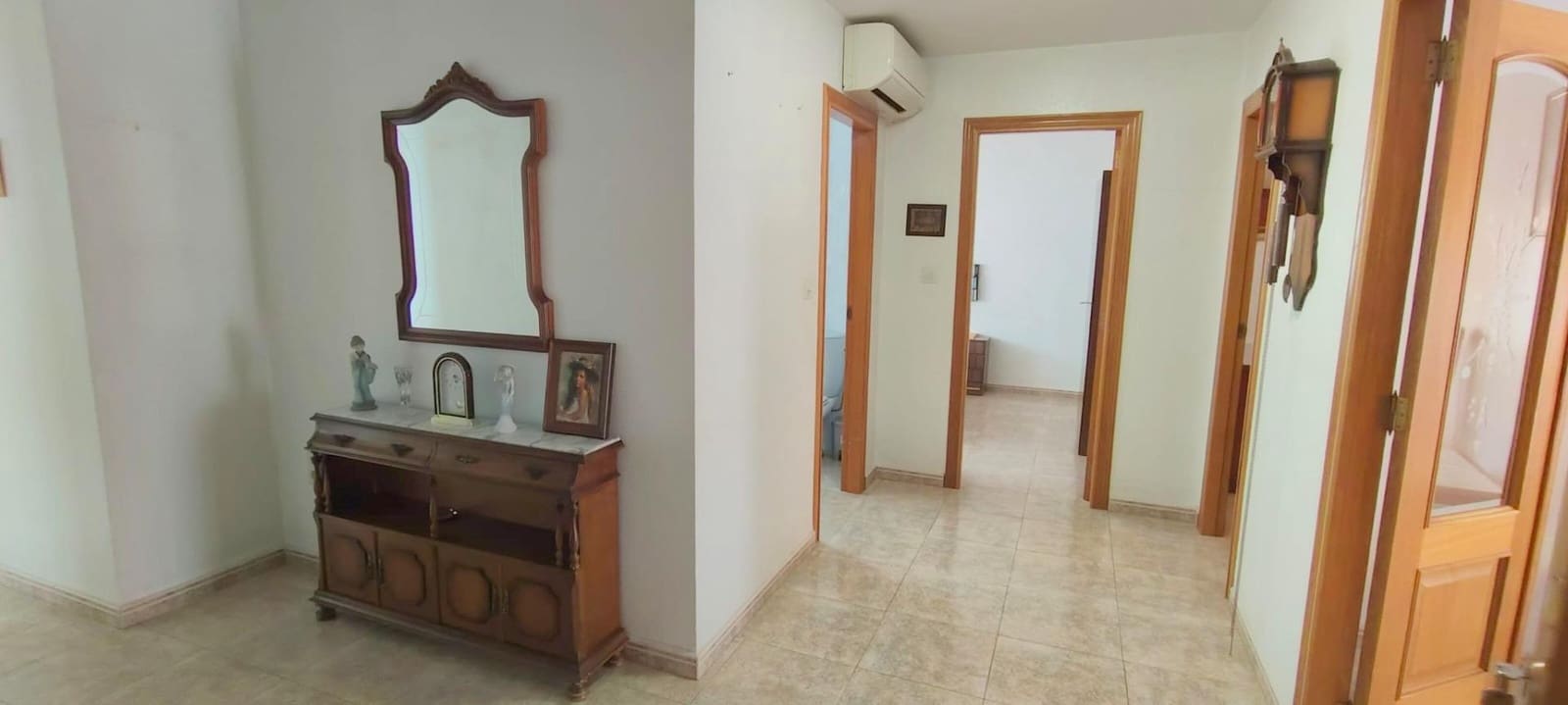 4 bedroom Townhouse for sale in Oliva with garage - € 262,000 (Ref: 9915998)