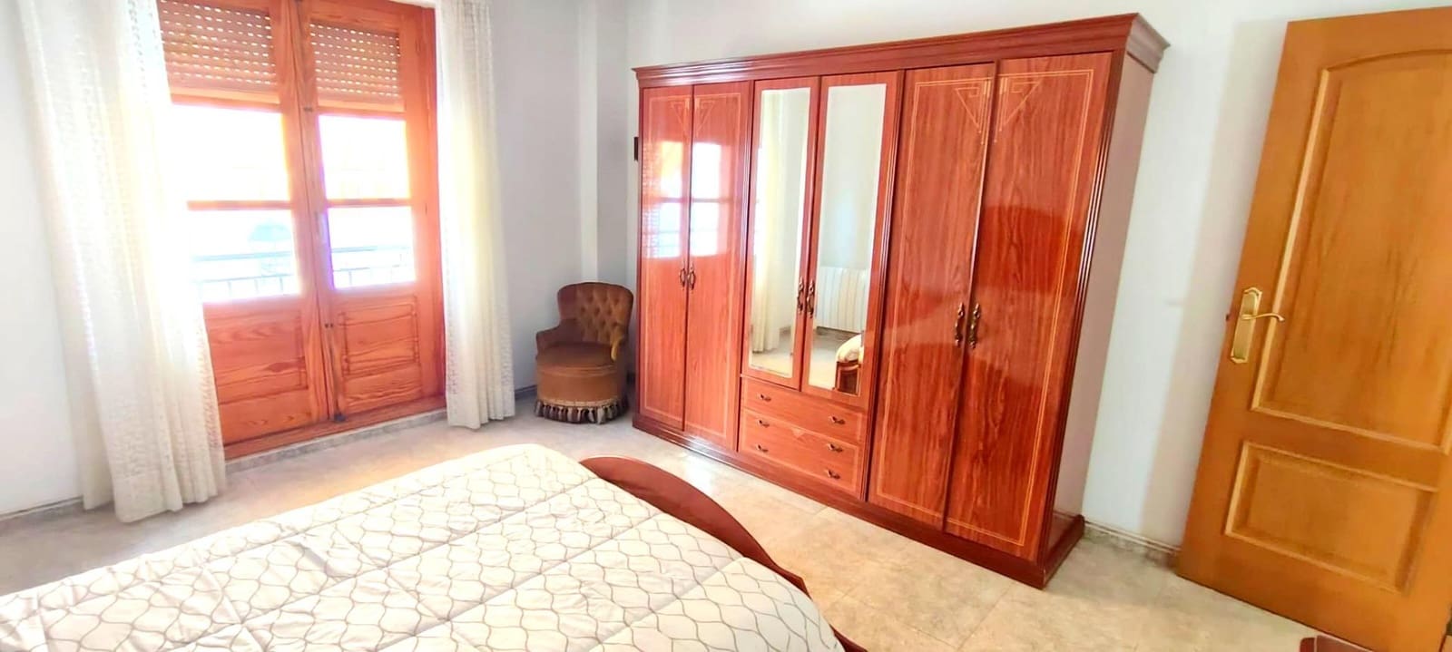 4 bedroom Townhouse for sale in Oliva with garage - € 262,000 (Ref: 9915998)