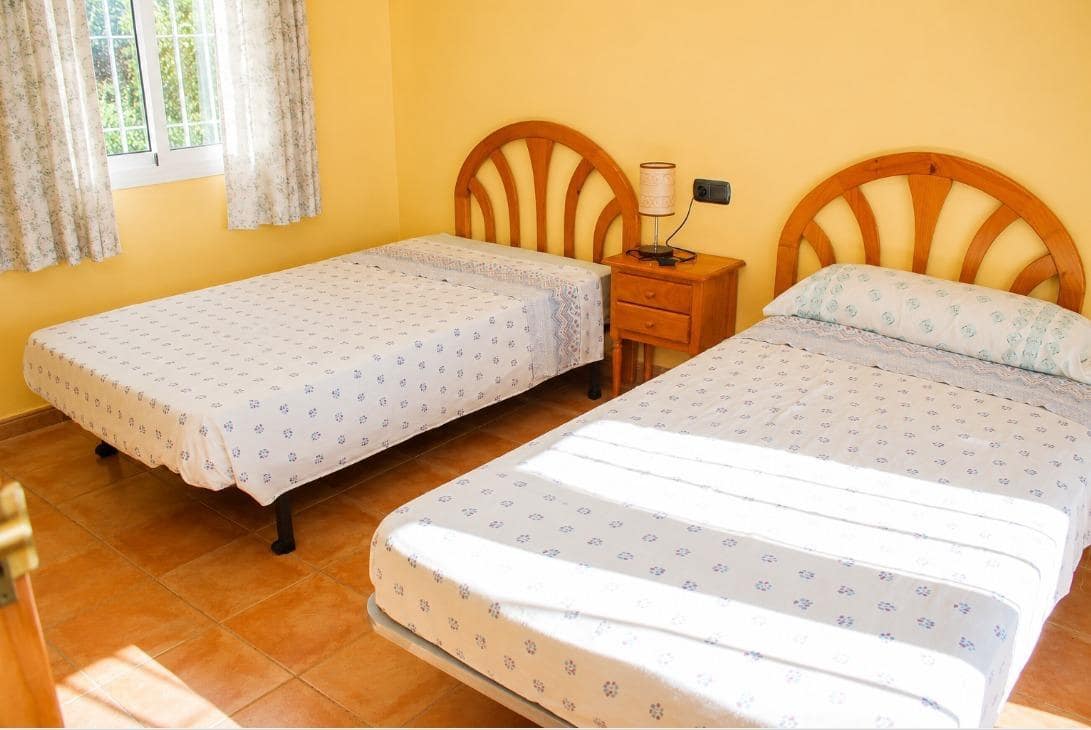 3 bedroom Villa for sale in Denia with garage - € 980,000 (Ref: 9975571)