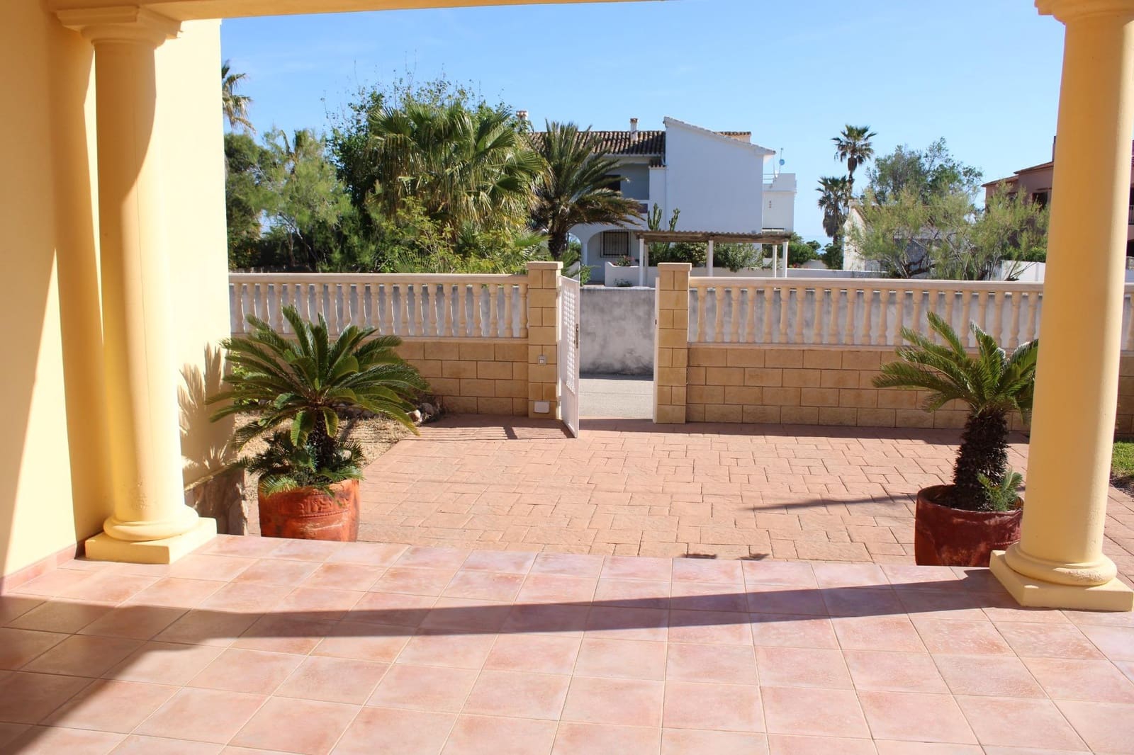 3 bedroom Villa for sale in Denia with garage - € 980,000 (Ref: 9975571)