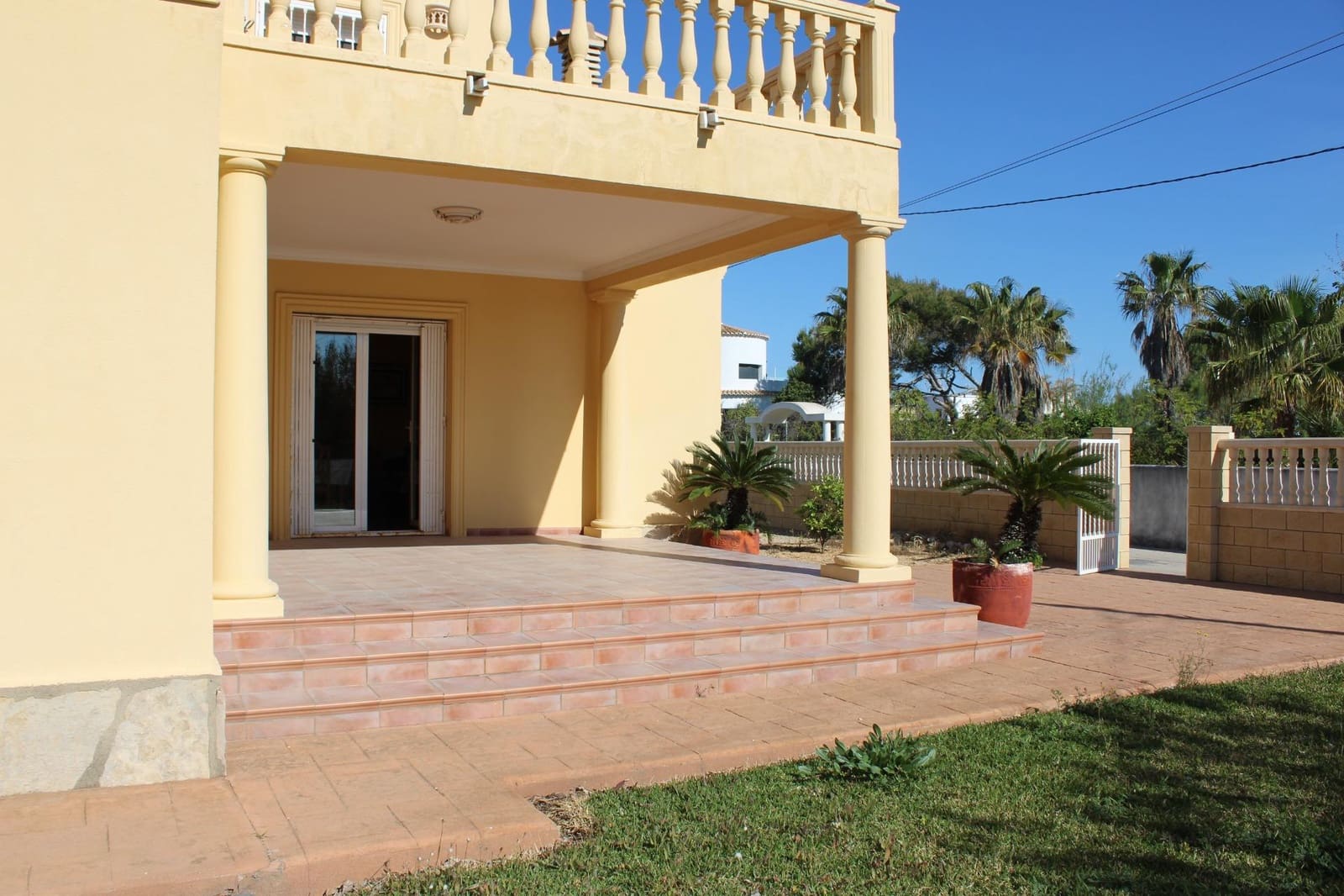 3 bedroom Villa for sale in Denia with garage - € 980,000 (Ref: 9975571)