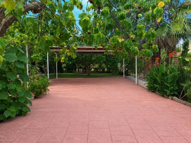 3 soveværelse Finca/Landehus til salg i Oliva med swimmingpool - € 310.000 (Ref: 9994361)
