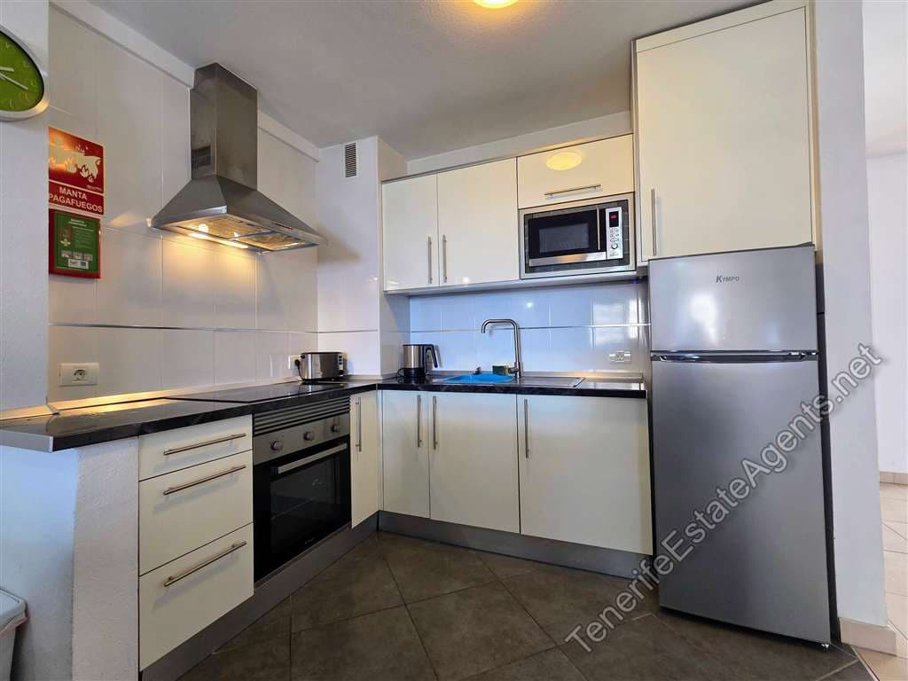 1 Zimmer Apartment zu verkaufen in Los Cristianos mit Pool - 349.950 € (Ref: 10023480)