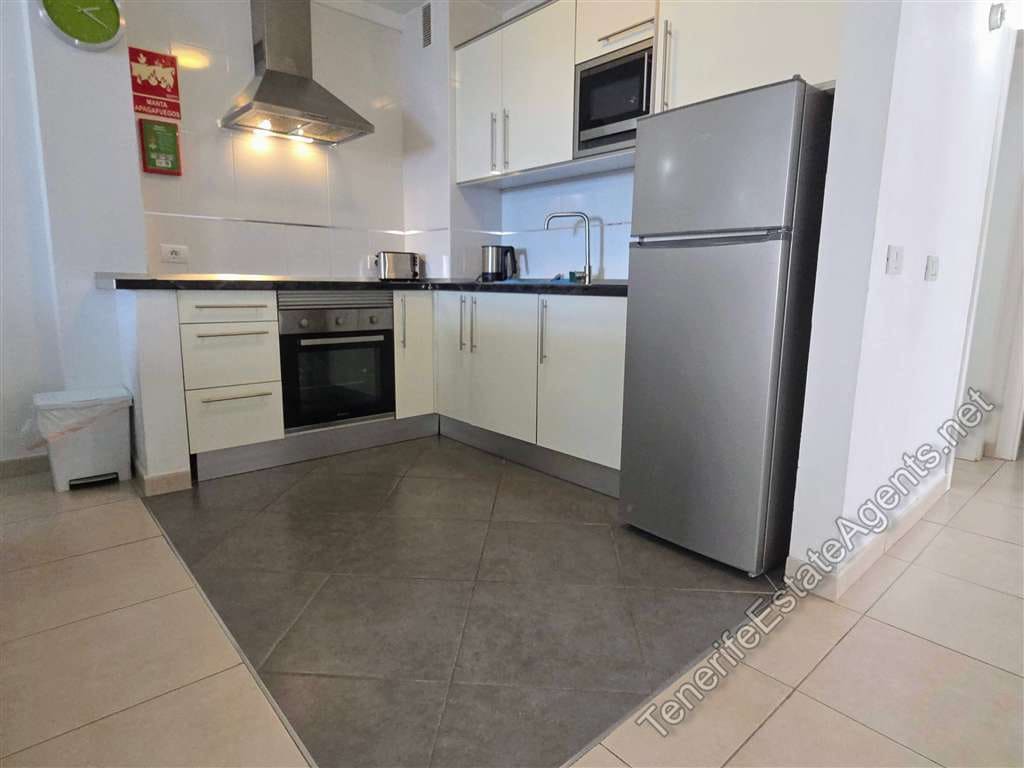 1 Zimmer Apartment zu verkaufen in Los Cristianos mit Pool - 349.950 € (Ref: 10023480)
