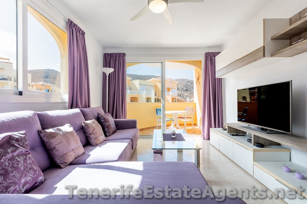 1 quarto Apartamento para venda em Los Cristianos com piscina - 275 000 € (Ref: 10023481)