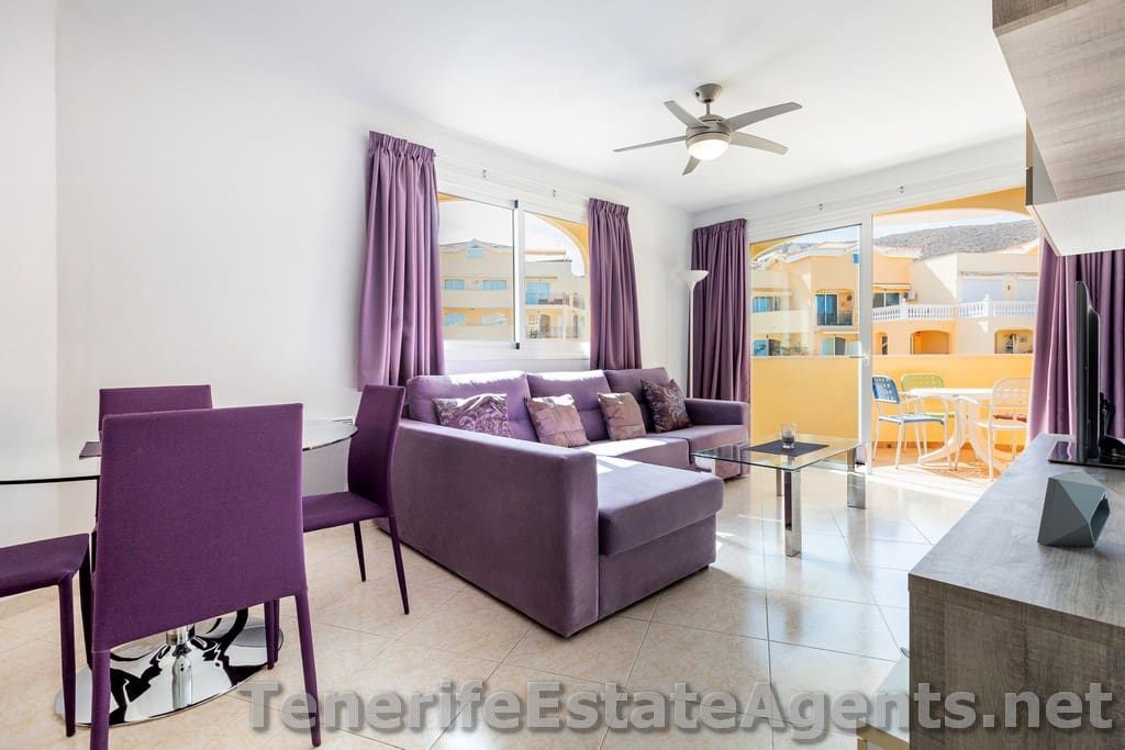 1 quarto Apartamento para venda em Los Cristianos com piscina - 275 000 € (Ref: 10023481)