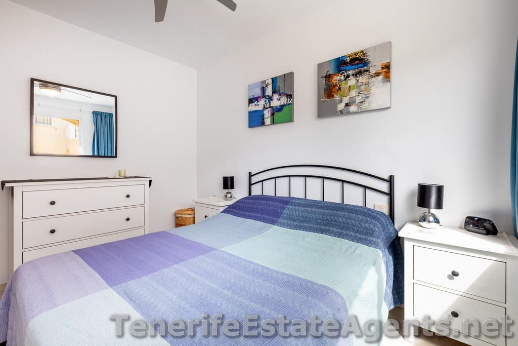 1 quarto Apartamento para venda em Los Cristianos com piscina - 275 000 € (Ref: 10023481)