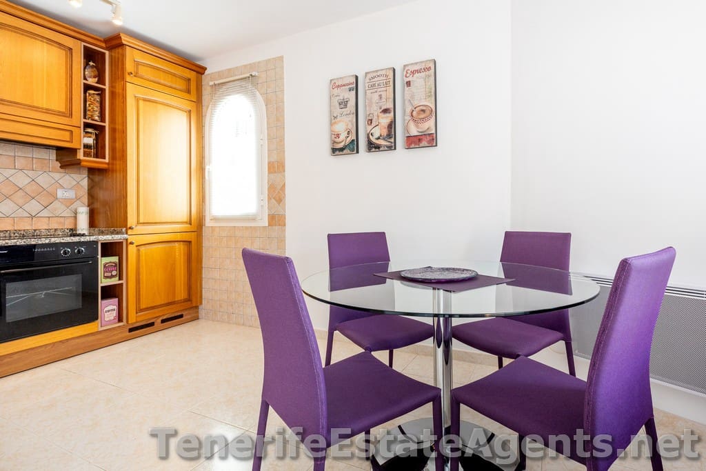 1 quarto Apartamento para venda em Los Cristianos com piscina - 275 000 € (Ref: 10023481)