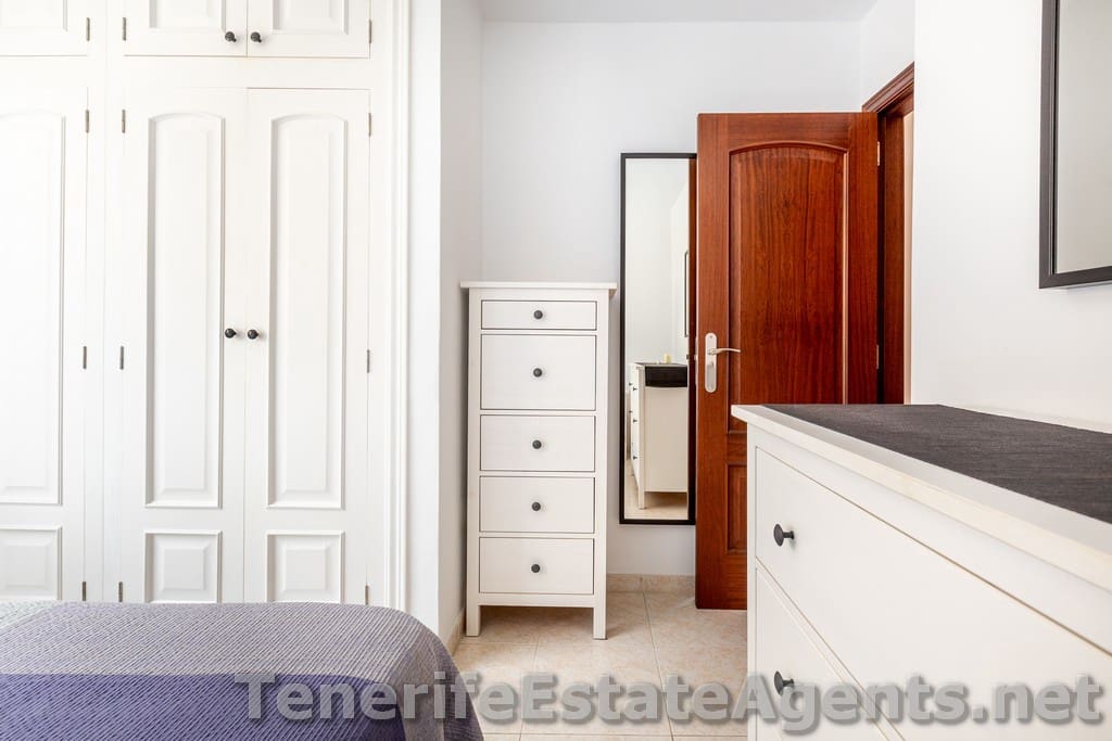 1 quarto Apartamento para venda em Los Cristianos com piscina - 275 000 € (Ref: 10023481)
