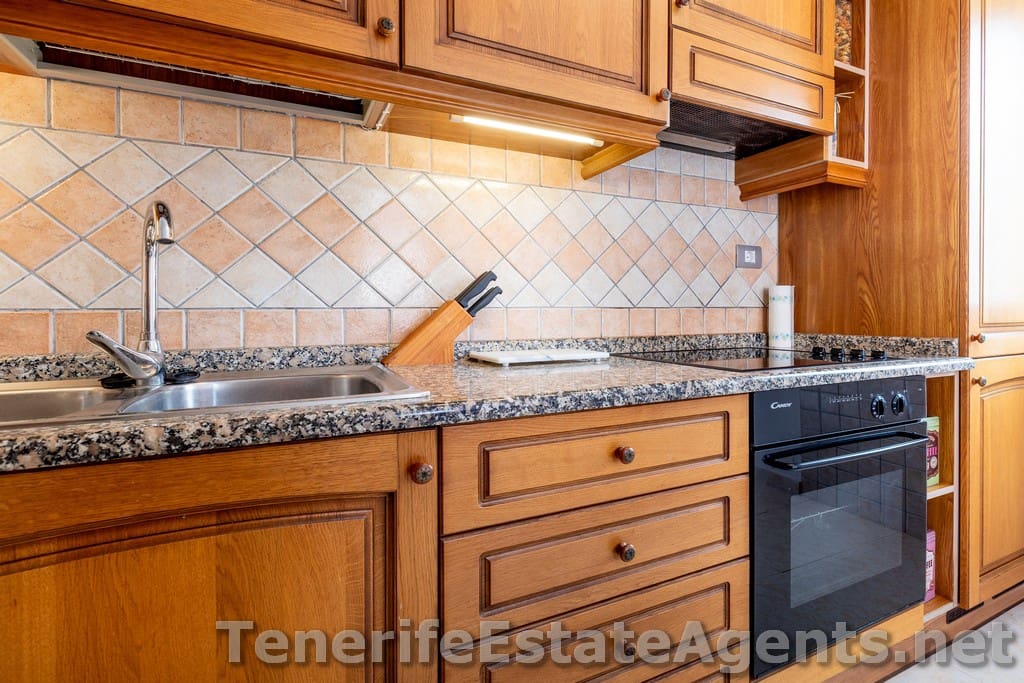 1 quarto Apartamento para venda em Los Cristianos com piscina - 275 000 € (Ref: 10023481)