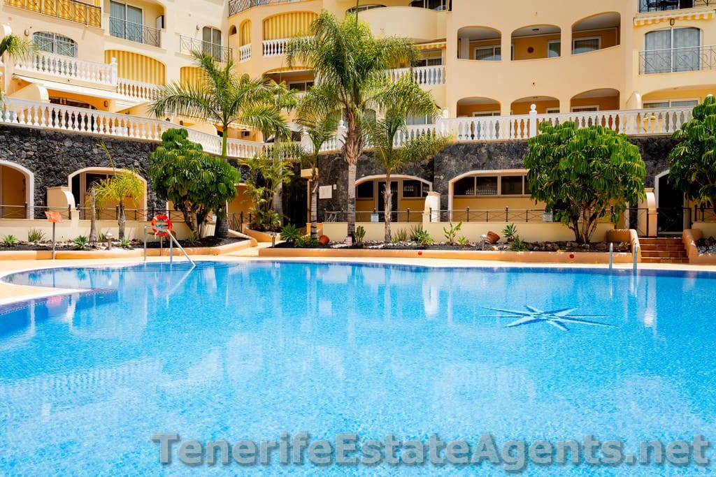 1 quarto Apartamento para venda em Los Cristianos com piscina - 275 000 € (Ref: 10023481)