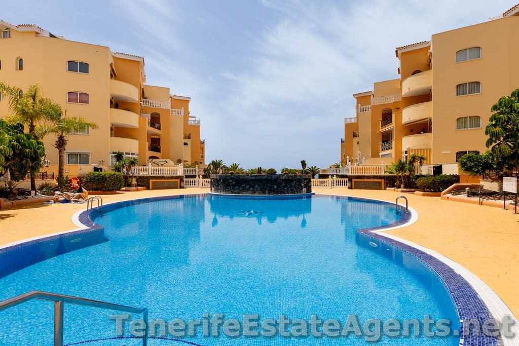 1 quarto Apartamento para venda em Los Cristianos com piscina - 275 000 € (Ref: 10023481)