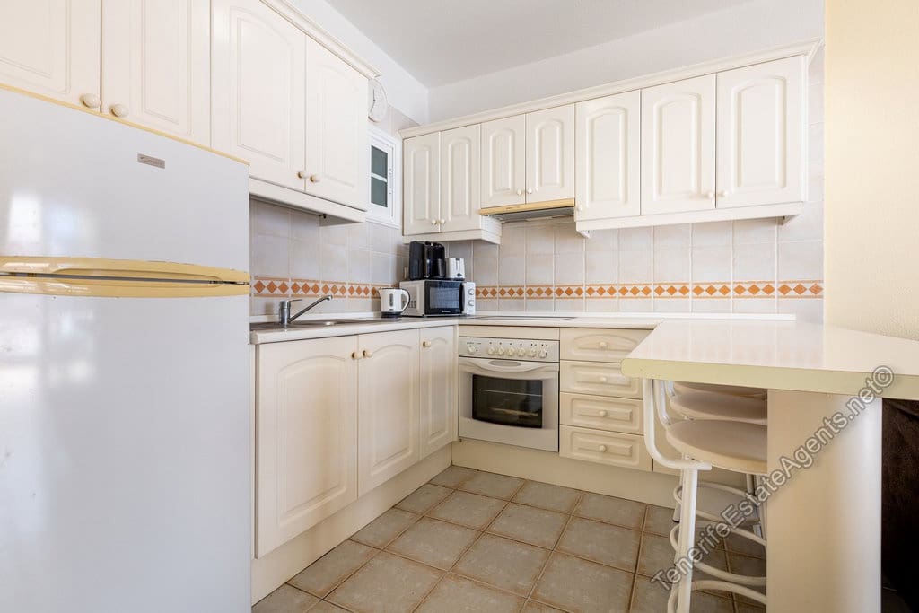 Apartamento de 1 habitación en Los Cristianos en venta con piscina garaje - 269.950 € (Ref: 10100563)