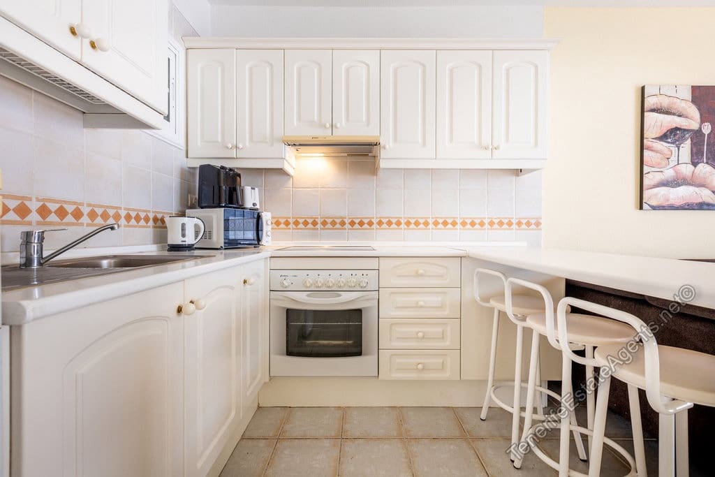 Apartamento de 1 habitación en Los Cristianos en venta con piscina garaje - 269.950 € (Ref: 10100563)