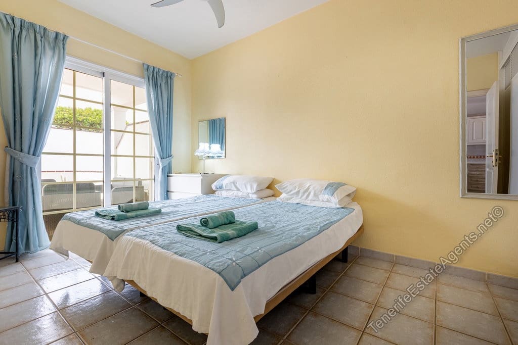 Apartamento de 1 habitación en Los Cristianos en venta con piscina garaje - 269.950 € (Ref: 10100563)