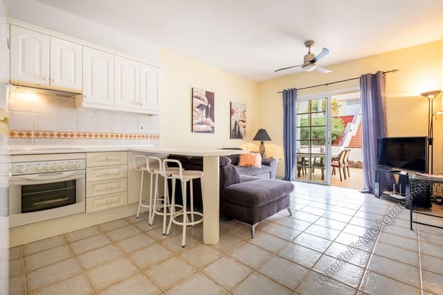 1 sypialnia Apartament na sprzedaż w Los Cristianos, Arona z basenem garażem - 269 950 € (Ref: 10100563)