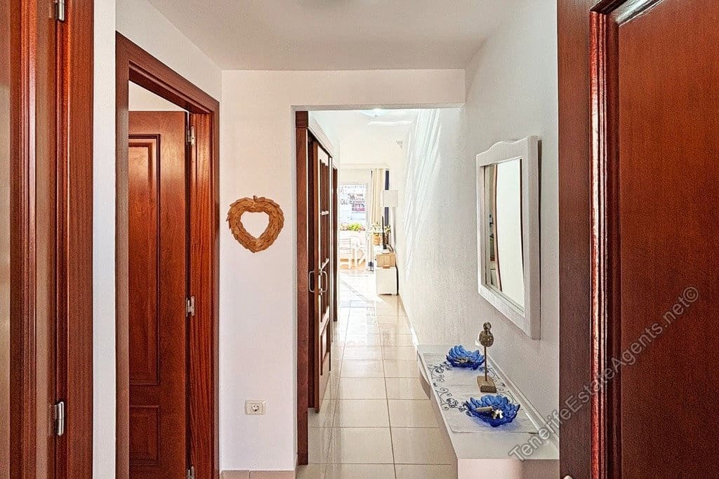 1 quarto Apartamento para venda em Los Cristianos com piscina garagem - 299 000 € (Ref: 10100564)