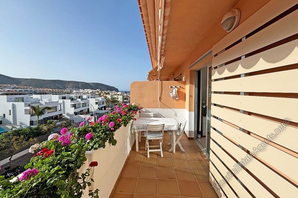 1 quarto Apartamento para venda em Los Cristianos com piscina garagem - 299 000 € (Ref: 10100564)