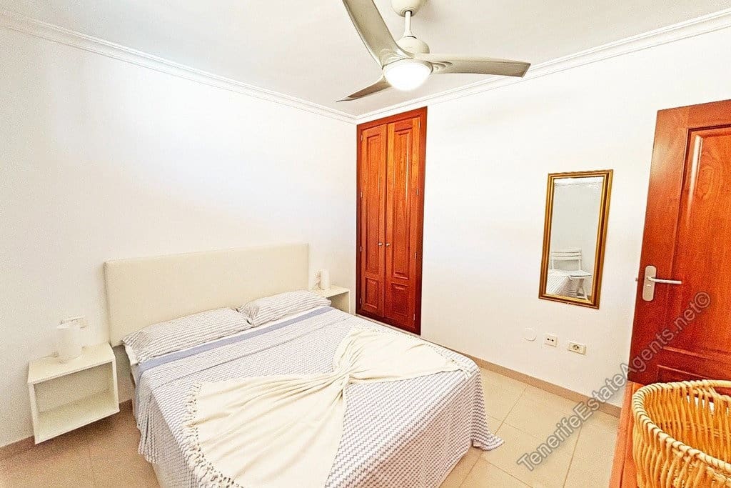 1 quarto Apartamento para venda em Los Cristianos com piscina garagem - 299 000 € (Ref: 10100564)