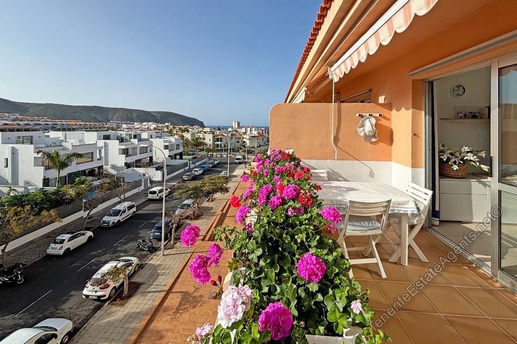 1 quarto Apartamento para venda em Los Cristianos com piscina garagem - 299 000 € (Ref: 10100564)