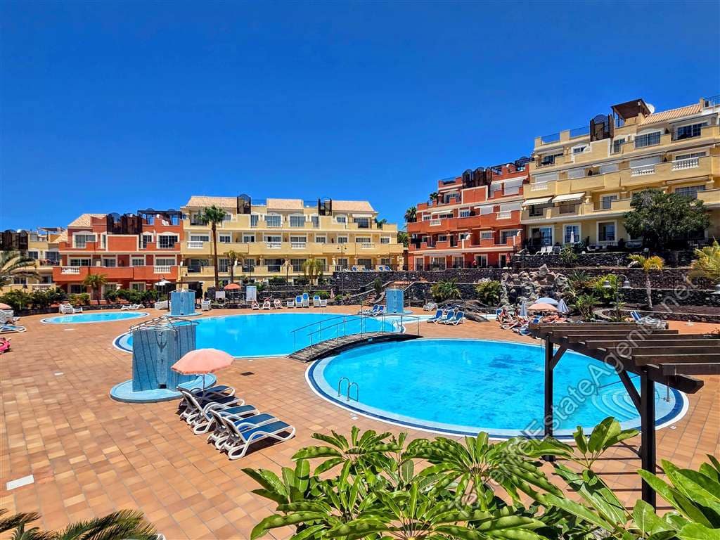 1 quarto Apartamento para venda em Los Cristianos com piscina - 249 950 € (Ref: 10100565)