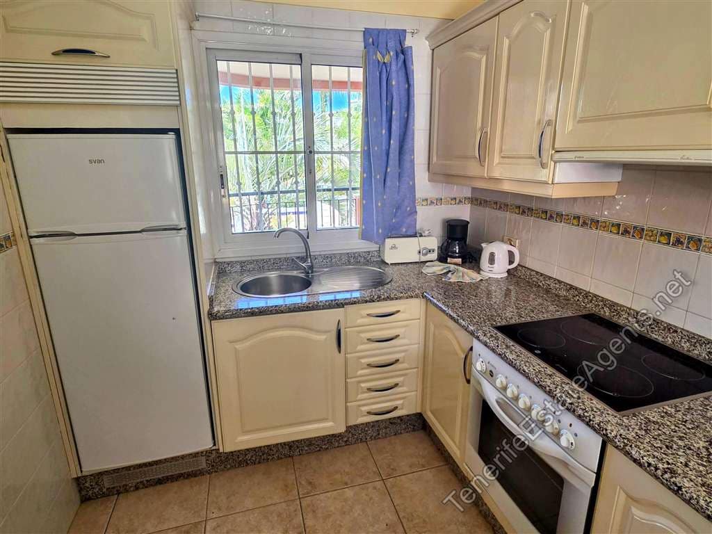 1 quarto Apartamento para venda em Los Cristianos com piscina - 249 950 € (Ref: 10100565)