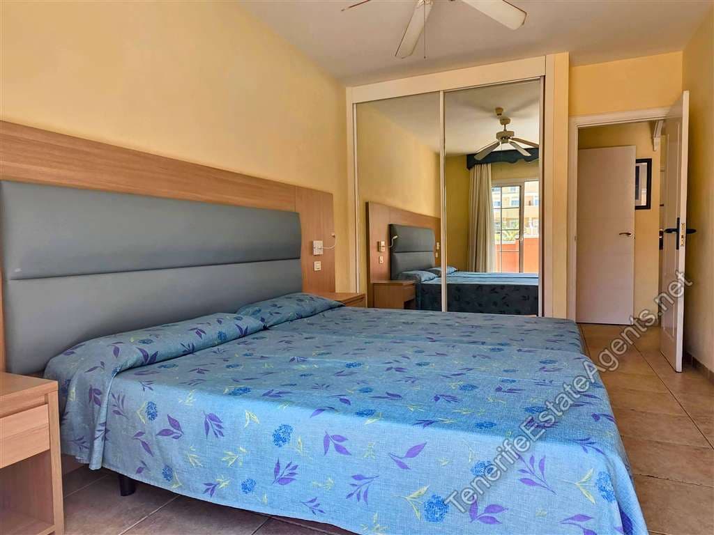 1 quarto Apartamento para venda em Los Cristianos com piscina - 249 950 € (Ref: 10100565)