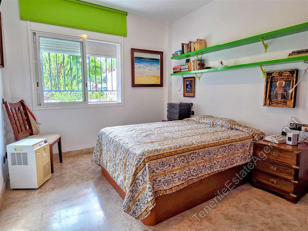 3 sypialnia Apartament na sprzedaż w Los Cristianos z basenem garażem - 599 000 € (Ref: 10100567)