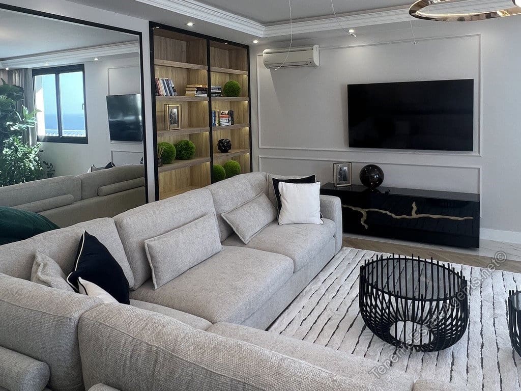 4 slaapkamer Villa te koop in San Eugenio met zwembad garage - € 2.600.000 (Ref: 10100569)